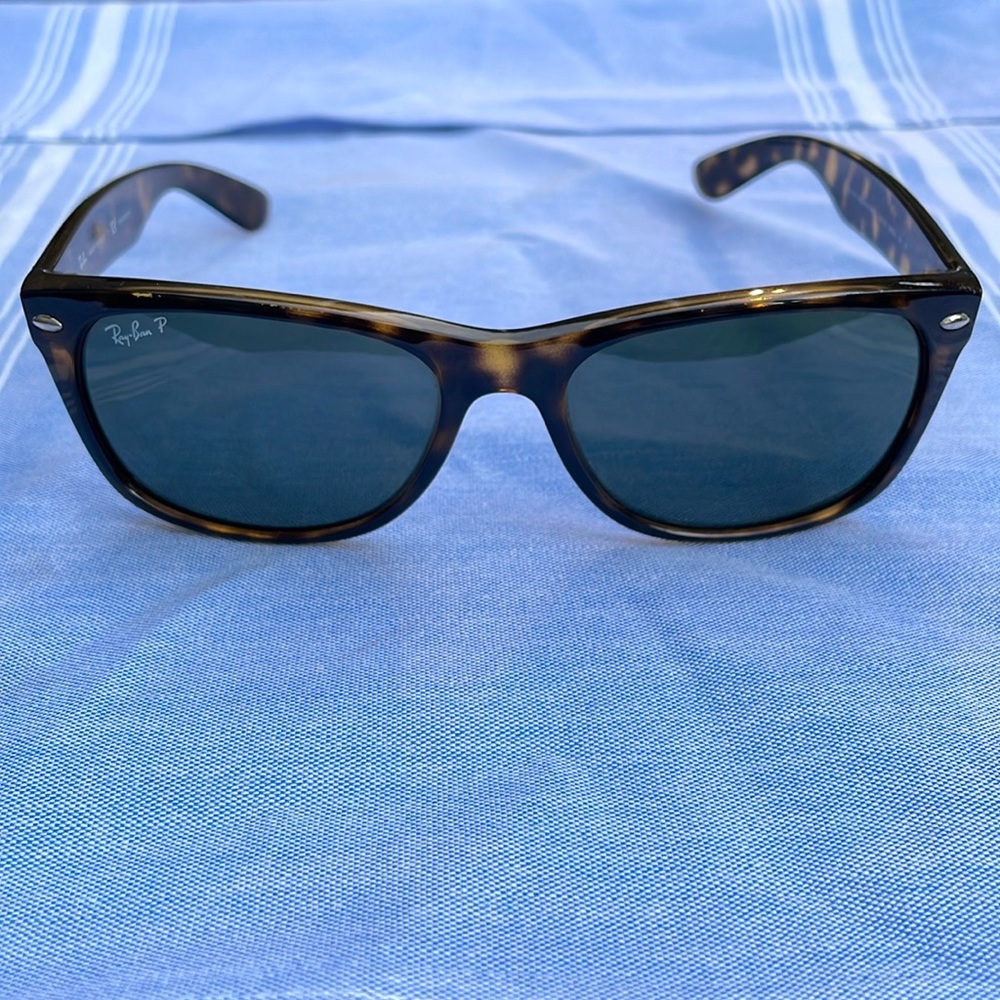 Ray Ban P.